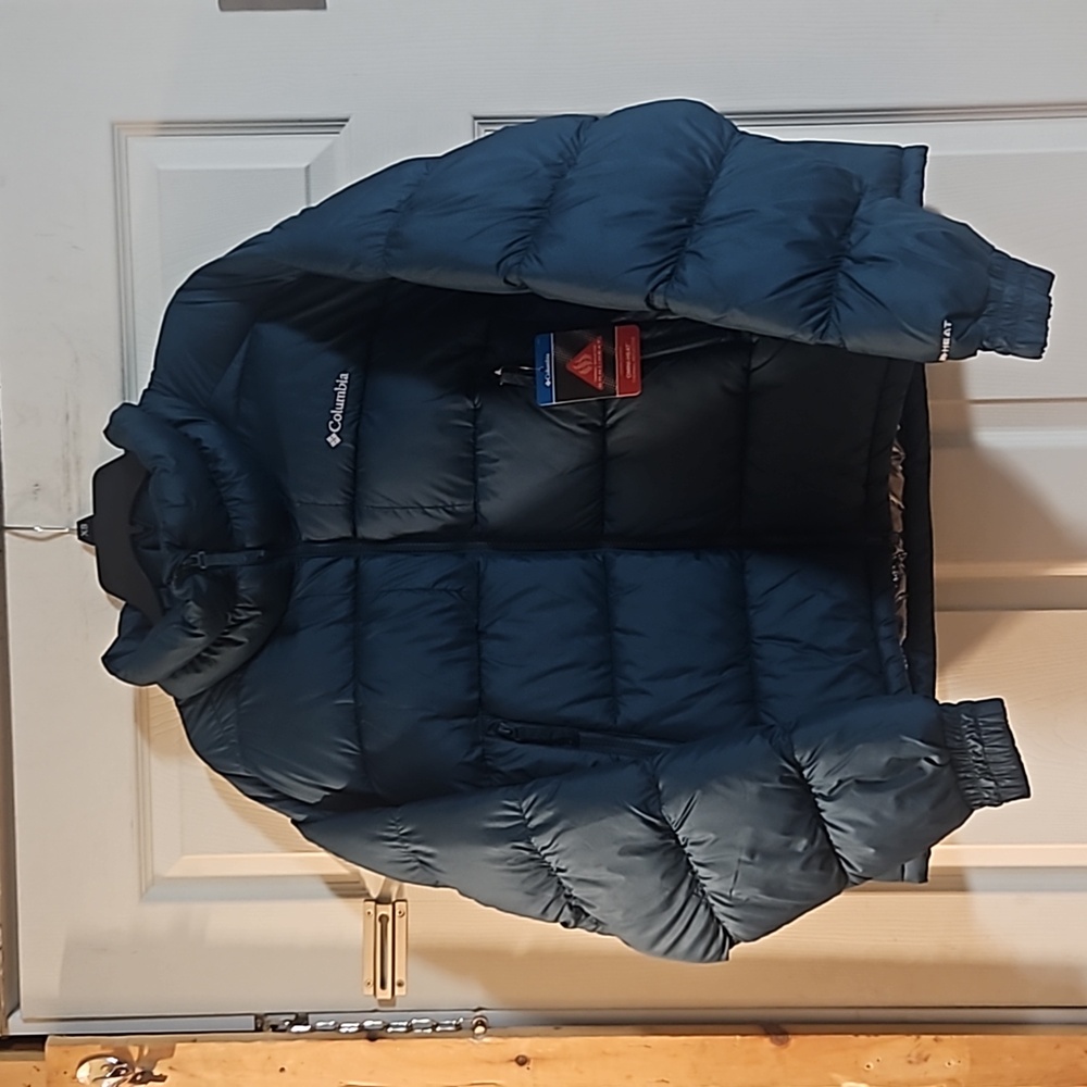 Columbia Women's Puffer Jacket - Dark Blue